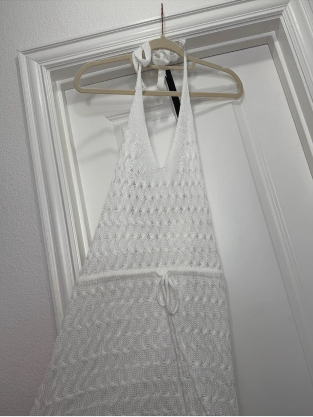 Cupshe White Knit Halter Cover-Up
Dress Size Medium - Picture 7 of 8